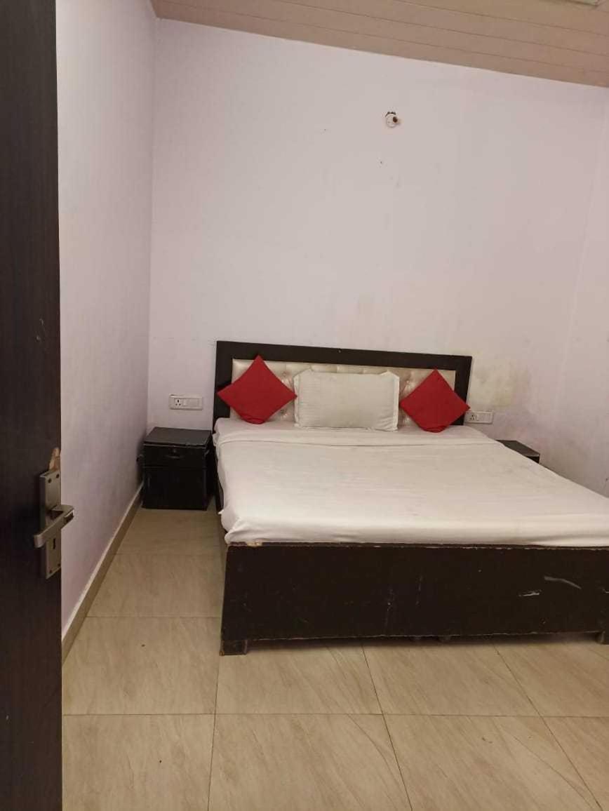 Hotel O Kl Khari Near Ashoka Park Mein Metro New Delhi Exterior photo